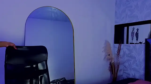 july_quinzel live cam on StripChat
