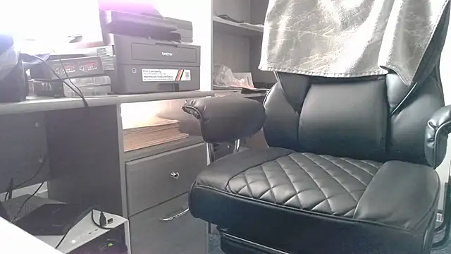 TrevorSteele live cam on StripChat