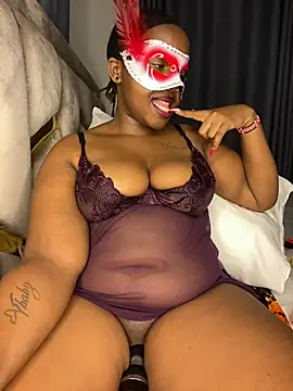 BIGMAMA011 live cam on StripChat