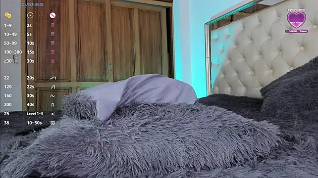miss_alice_jones live cam on StripChat