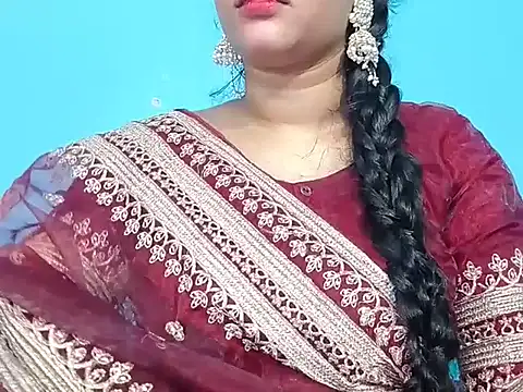 Adhiti_1 live cam on StripChat