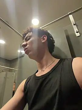 yoursexyjose's Colombian male cam and chat room