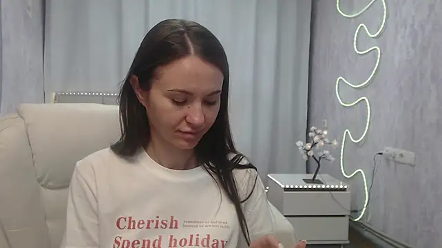 KaraCriegs live cam on StripChat