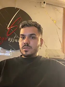 LatinBearX live cam on StripChat