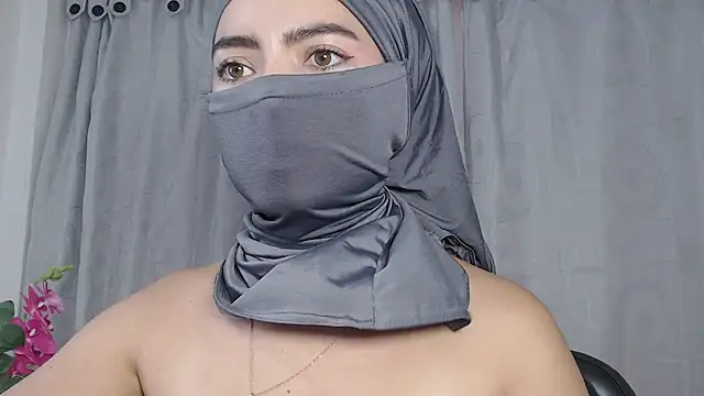 jade_nassar live cam on StripChat