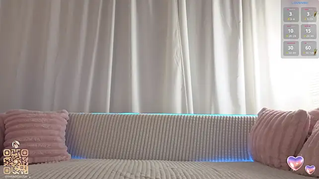 JeaneneWoltz live cam on StripChat