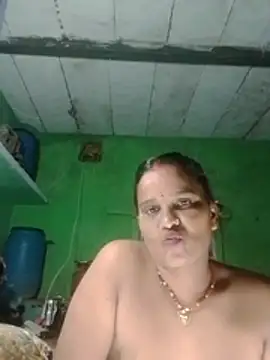 Shivani09900 live cam on StripChat