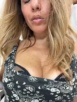 sexylenia (F milf) - @Spit on tits and massage