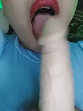 Elinaax live cam on StripChat