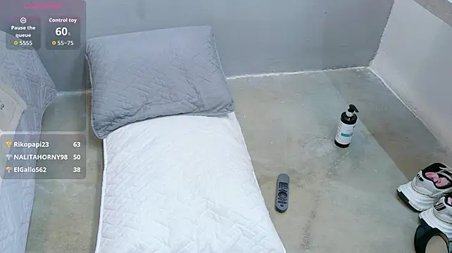 AlmaRose_ live cam on StripChat
