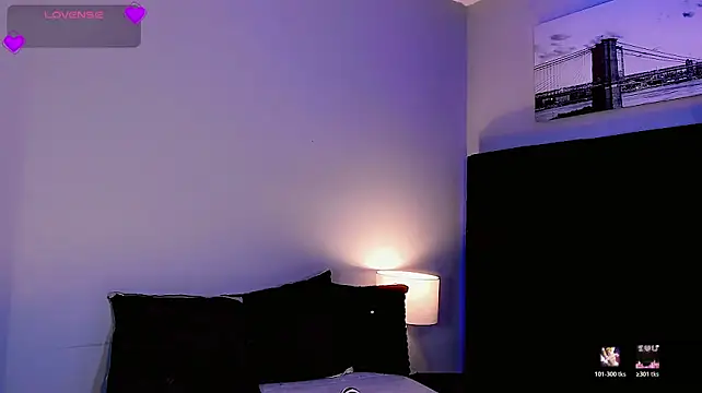 Kornylovee live cam on StripChat