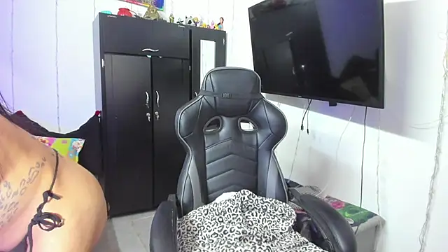 kissingdevil live cam on StripChat