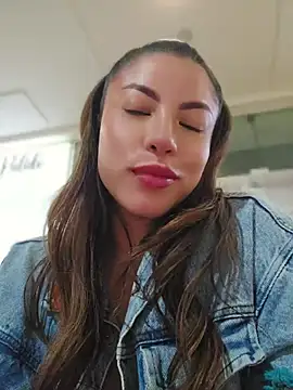 Karen_San_Miguel live cam on StripChat