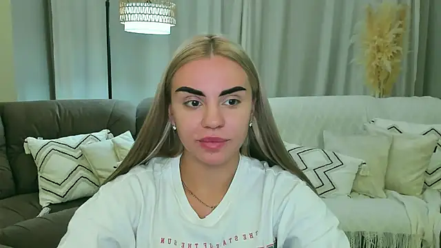 Gabi_Sky live cam on StripChat