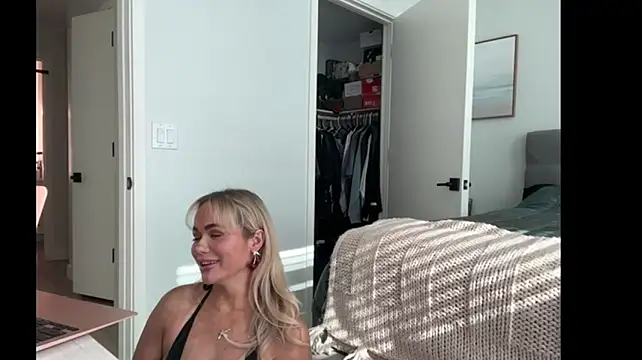ElenaErickson live cam on StripChat