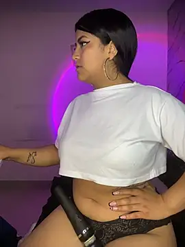 NIKOL_20X live cam on StripChat