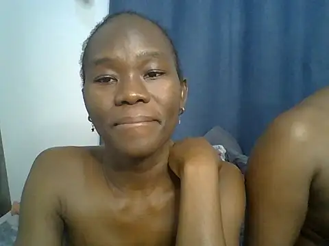 dollface_diva01 live cam on StripChat