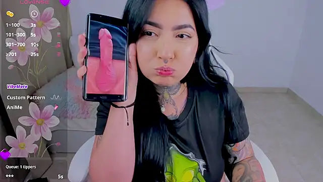 heeyy_kitty live cam on StripChat