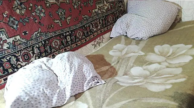 Zulfiya_Bruce live cam on StripChat