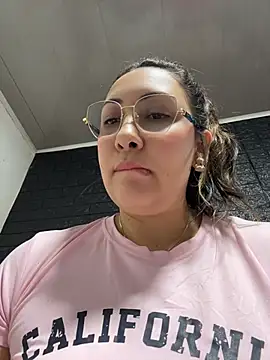 KittyObsession live cam on StripChat
