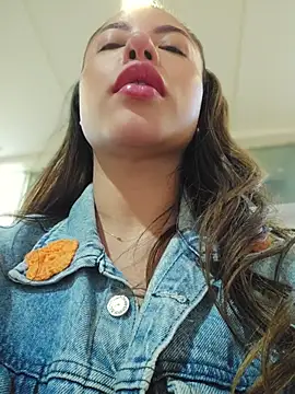 Karen_San_Miguel live cam