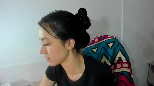 Amy_Kobold3 live cam on StripChat