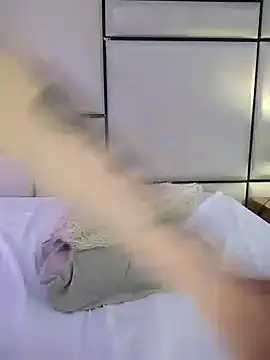 DeboraGrayy live cam on StripChat