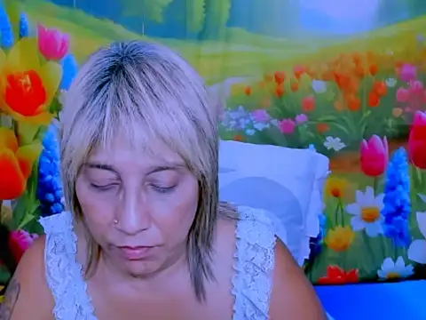 indianroxy live cam on StripChat