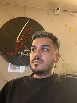LatinBearX live cam on StripChat