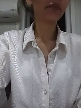 MisyonerNur live cam on StripChat
