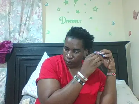 SexyTirries13 live cam on StripChat