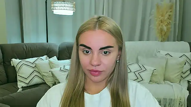 Gabi_Sky live cam on StripChat
