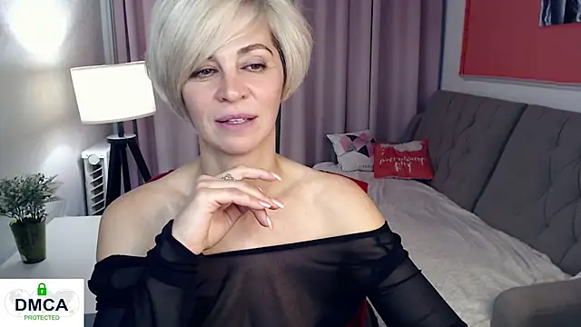 Blonde_lola444 live cam on StripChat