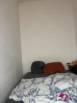 Ambredelacroix live cam on StripChat