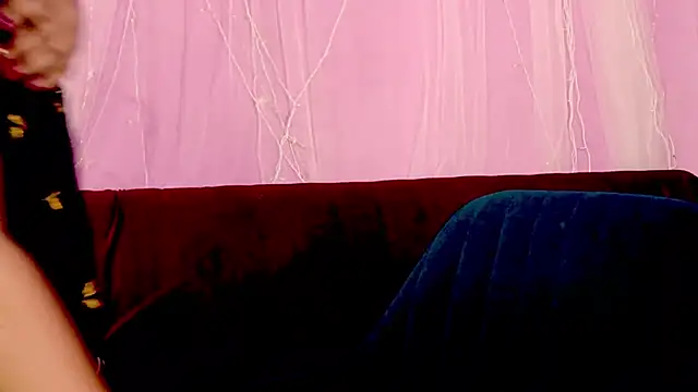 sexyhoney27 (F young) - shower show