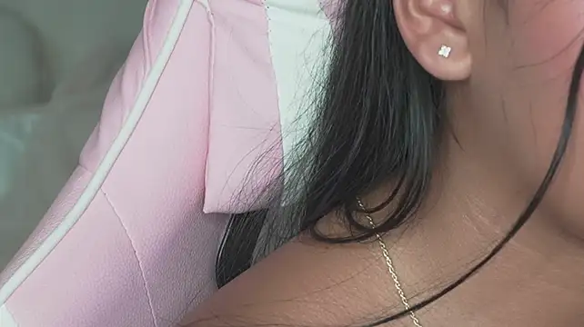 Naomi-Gray webcam