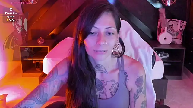 dark_gotica live cam on StripChat