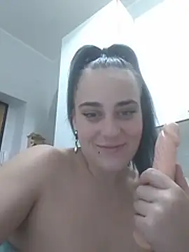 DARKLUNA_3 live cam on StripChat