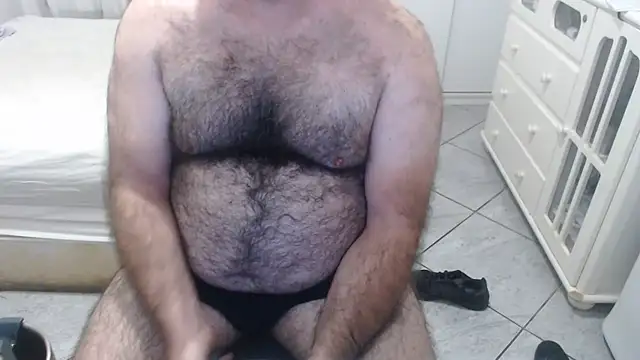 MysterBearMG live cam on StripChat
