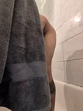 Cnutt310 live cam on StripChat