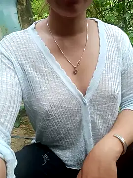 Ama-ra live cam on StripChat