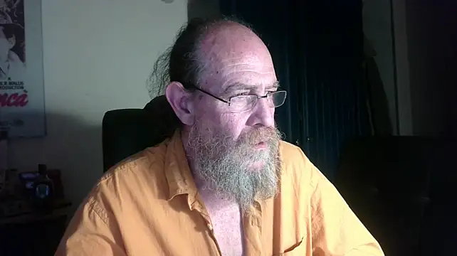 Uncle_Hottie live cam on StripChat