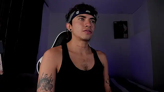 darkodarkoo live cam on StripChat