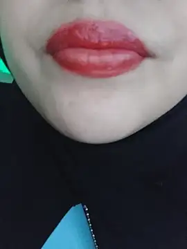 Elinaax live cam on StripChat