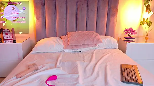 AliceeJoness_ live cam on StripChat