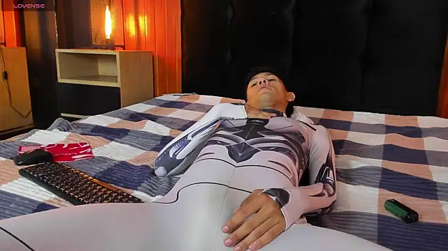 koa_sexx (M twink) - hand job