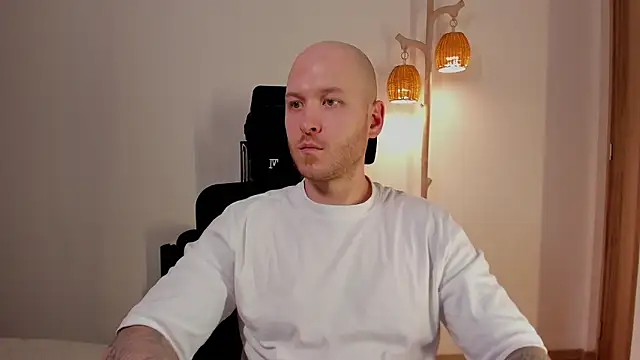 Adam_Meyer10 live cam on StripChat