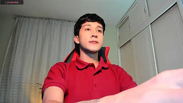tom_Howard live cam on StripChat