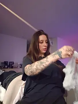 LilyOrion live cam on StripChat