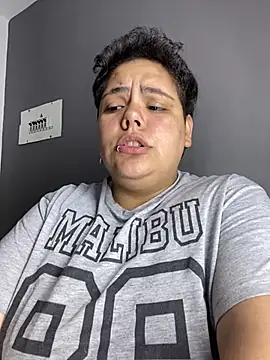 Hailey_Curvy live cam on StripChat
